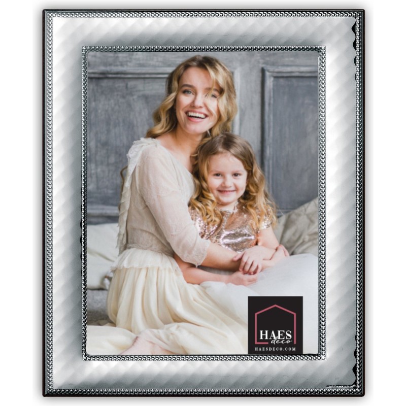 Haes Deco Verzilverde Fotolijst Ancona voor een foto van 20x25 cm - Fraai Verzilverd met luxe Houten achterzijde en standaard om neer te zetten